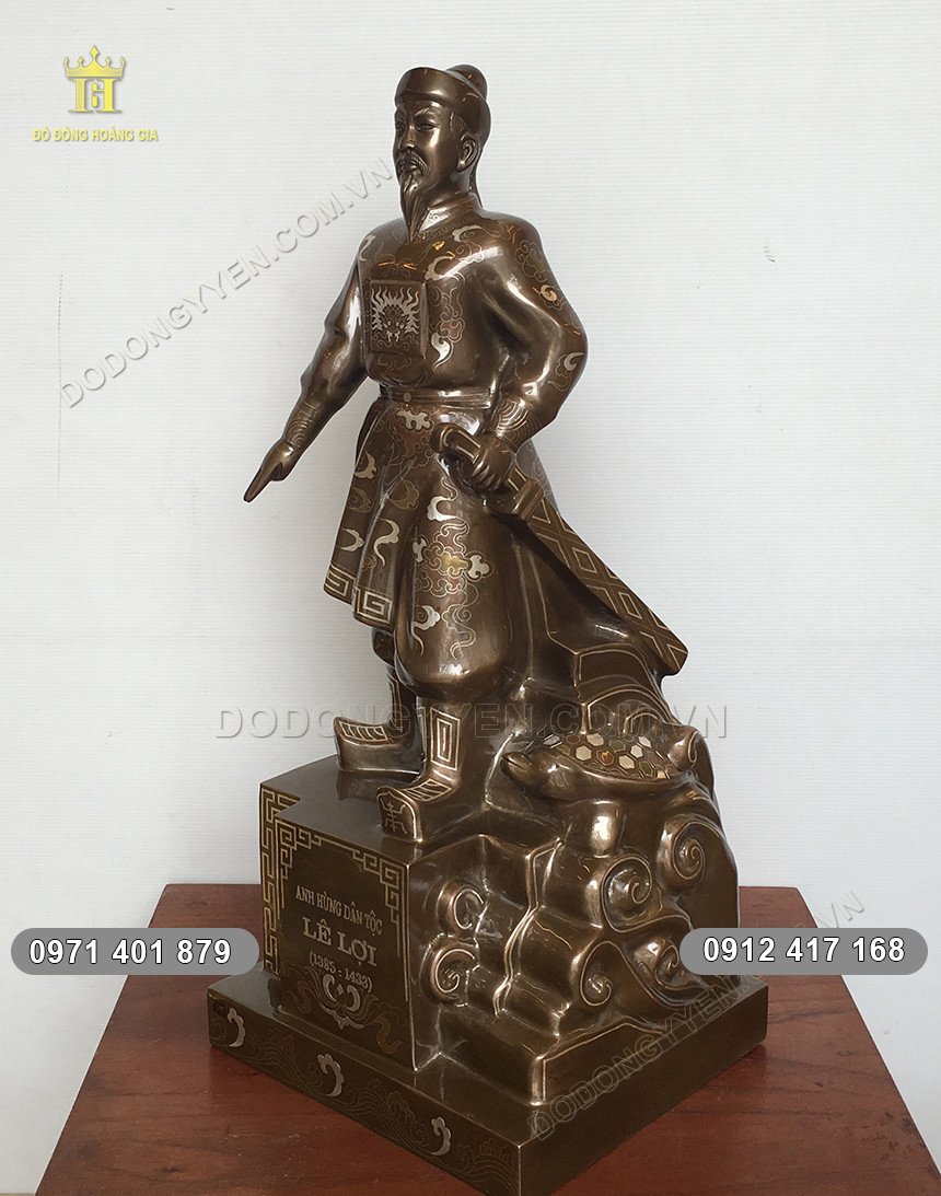 tượng đồng L&ecirc; Lợi