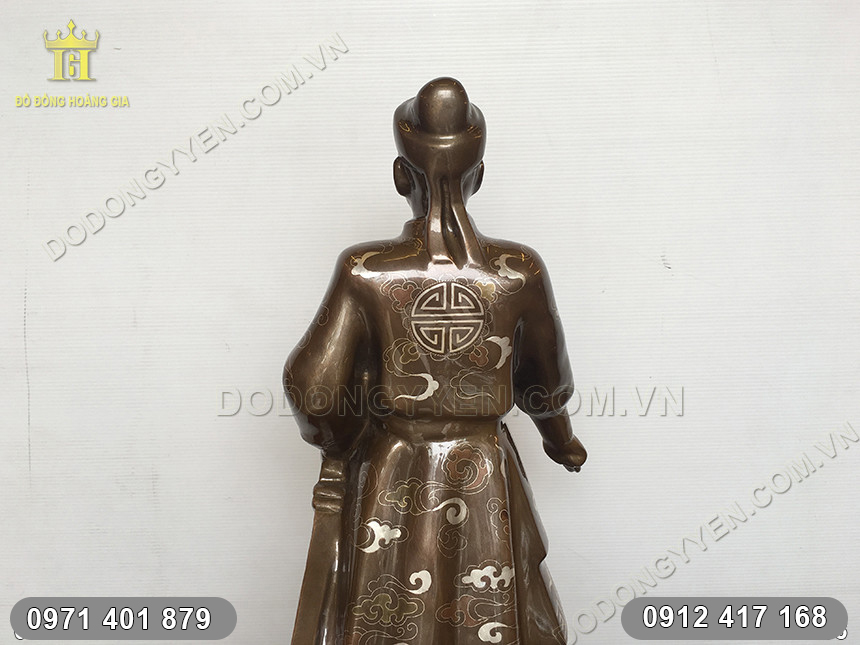 tượng đồng L&ecirc; Lợi