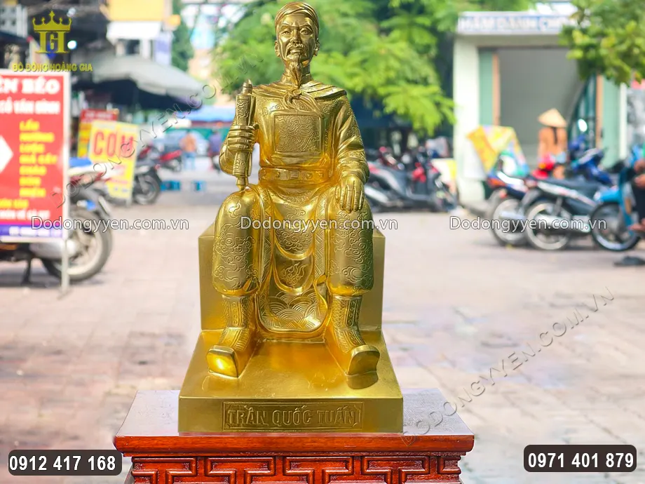 Tượng Trần Hưng Đạo Dáng Ngồi Bằng Đồng Đỏ Dát Vàng 9999